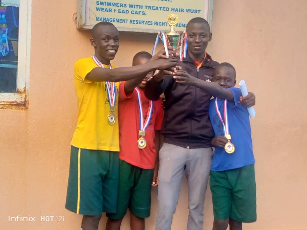Student receiving prize